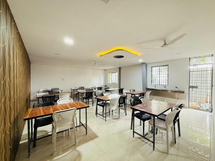 Best PG/Hostel near sapthagiri college